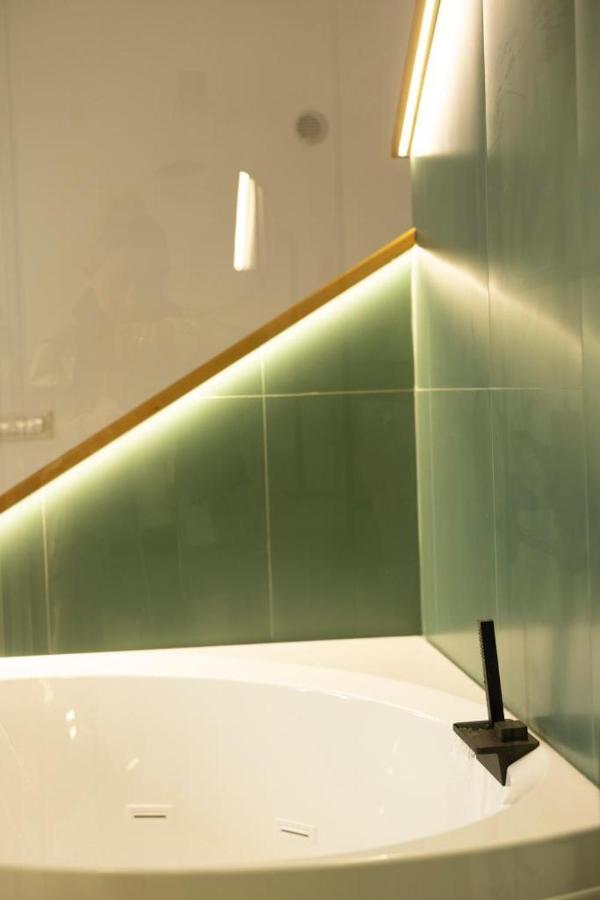 Bali Aqua&Charme Bed & Breakfast Gaeta Bagian luar foto